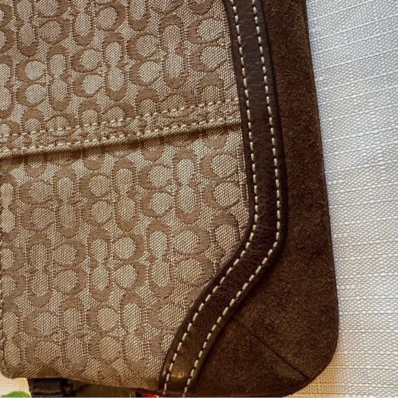 Coach Brown Signature Women's Wristlet - Picture 5 of 6